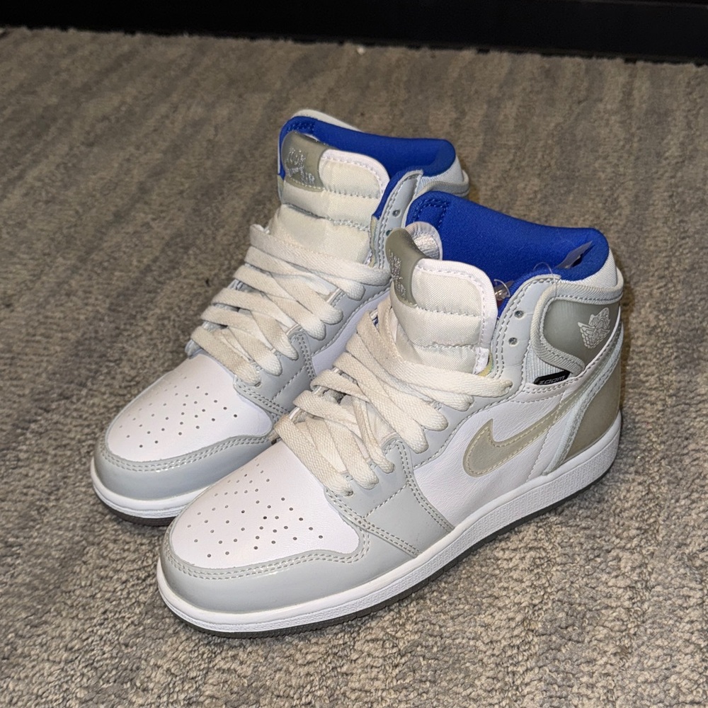 Nike Air Jordan 1 Mid White Grey with Blue Liner